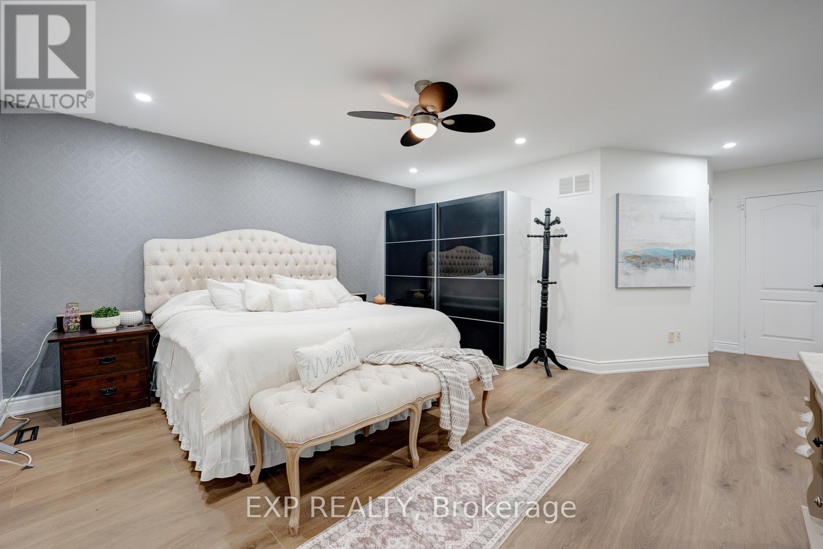 33 Hartrick Place, Whitby, Ontario  L1R 2C2 - Photo 19 - E12449594