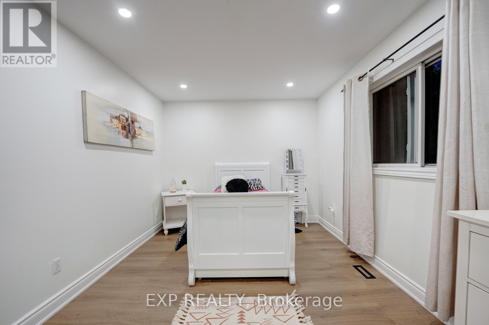 33 Hartrick Place, Whitby, Ontario  L1R 2C2 - Photo 29 - E12449594