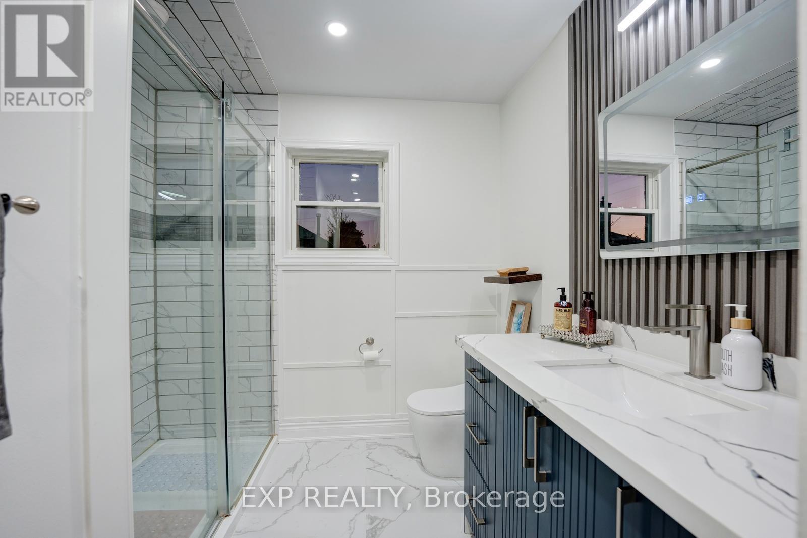 33 Hartrick Place, Whitby, Ontario  L1R 2C2 - Photo 33 - E12449594