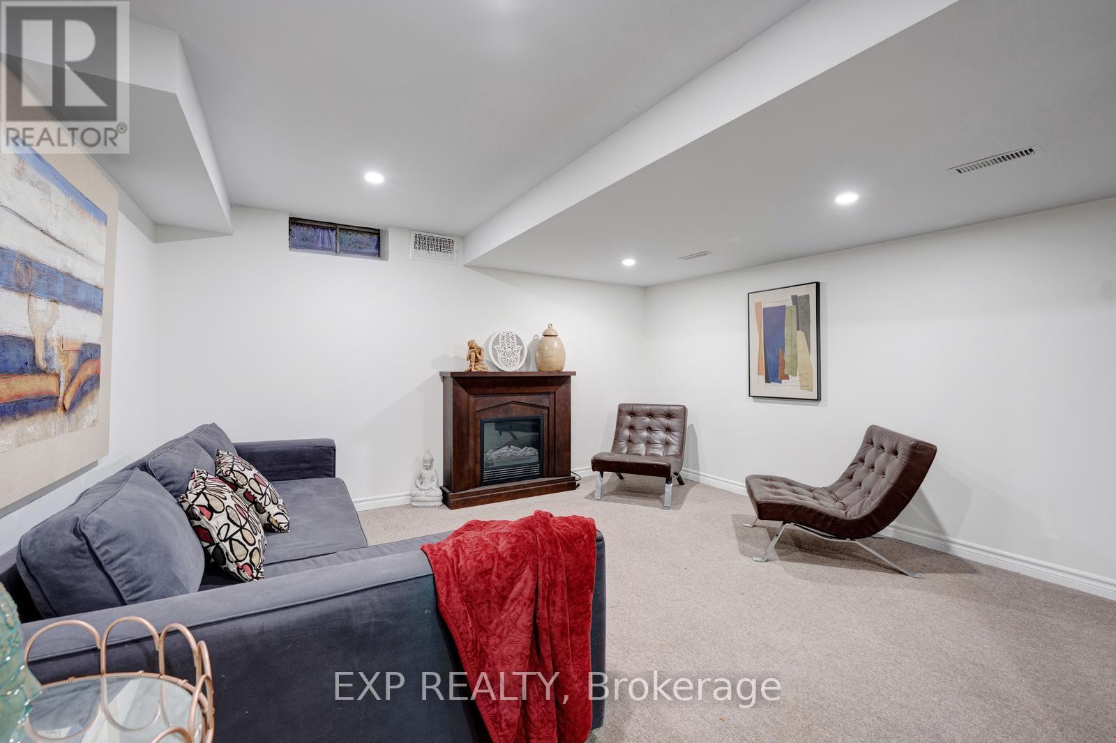 33 Hartrick Place, Whitby, Ontario  L1R 2C2 - Photo 38 - E12449594