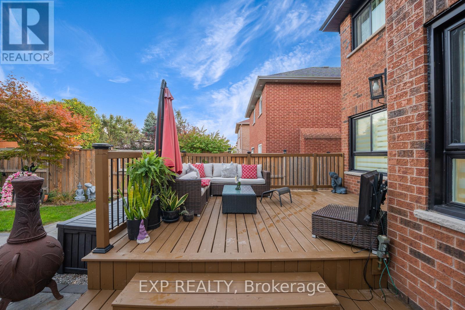 33 Hartrick Place, Whitby, Ontario  L1R 2C2 - Photo 44 - E12449594