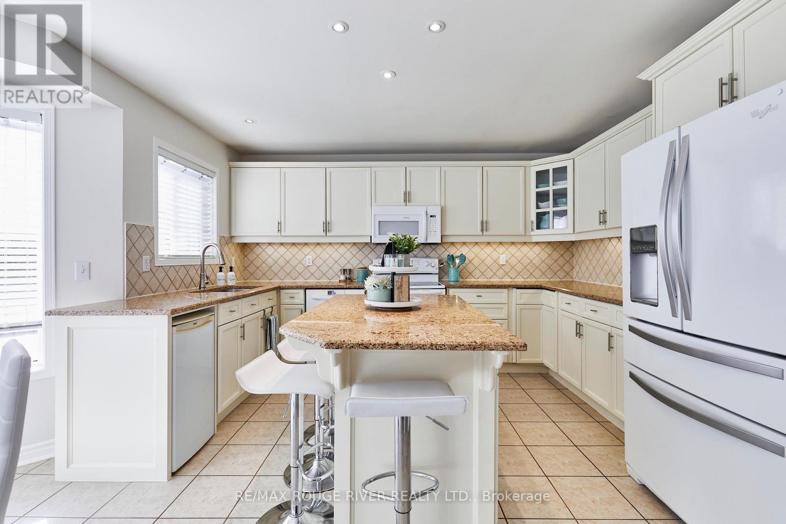 25 Constance Drive, Whitby, Ontario  L1P 1M9 - Photo 10 - E12449629