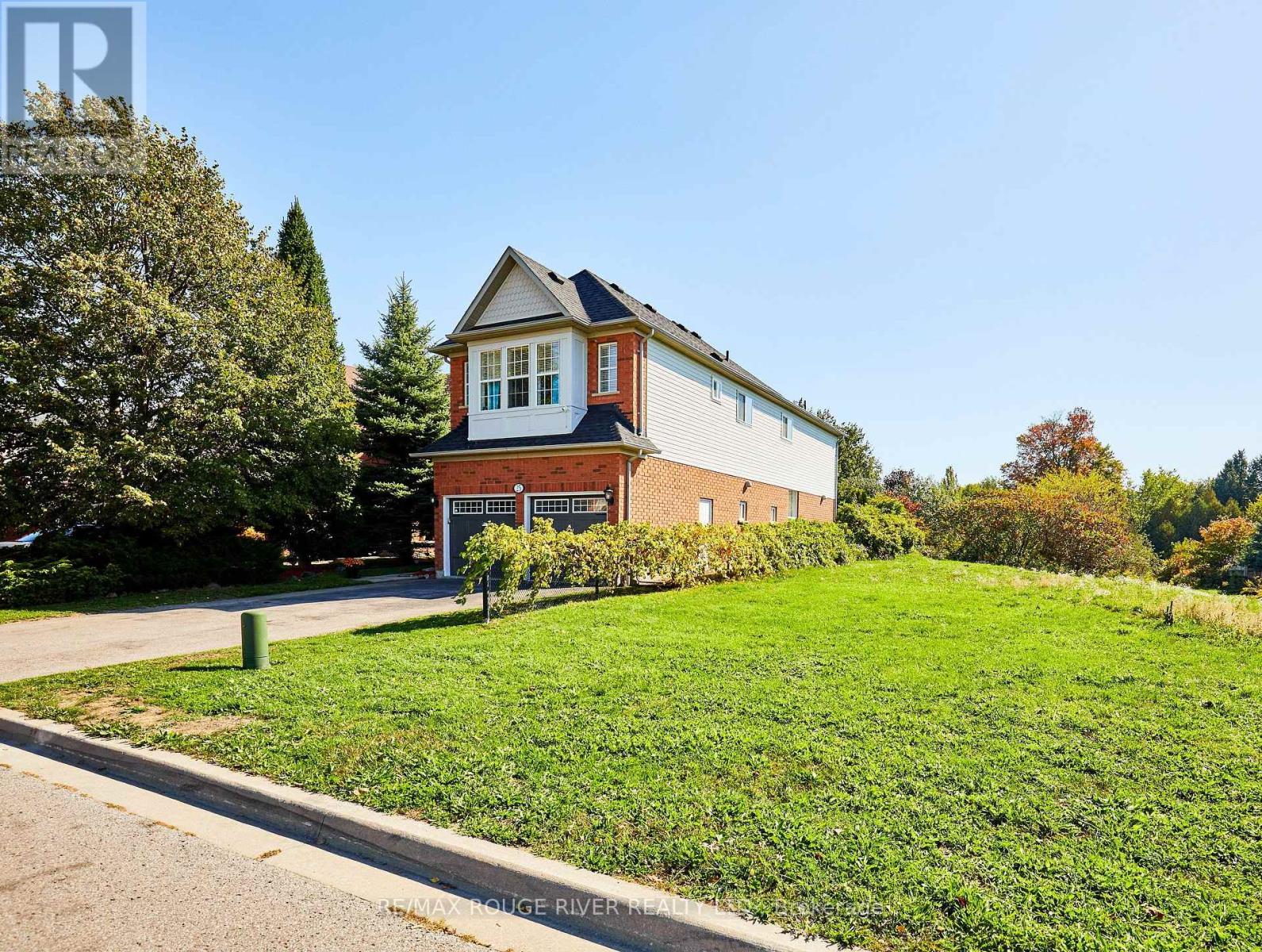25 Constance Drive, Whitby, Ontario  L1P 1M9 - Photo 2 - E12449629