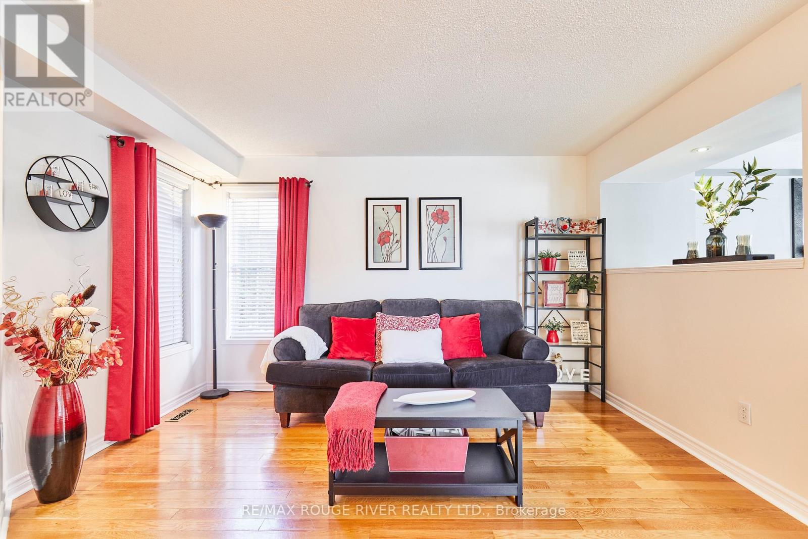 25 Constance Drive, Whitby, Ontario  L1P 1M9 - Photo 5 - E12449629