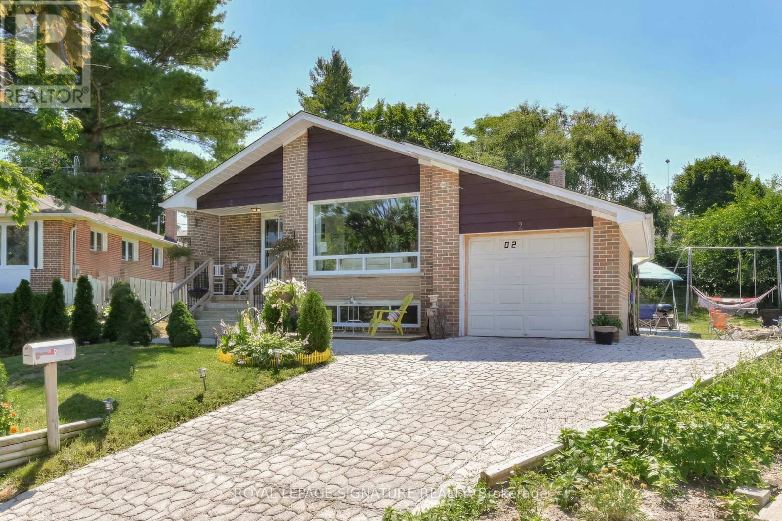 MAIN - 2 WINDOVER DRIVE, Toronto, Ontario