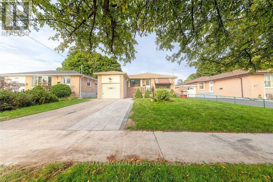 #MAIN - 20 PIXLEY CRESCENT, Toronto, Ontario