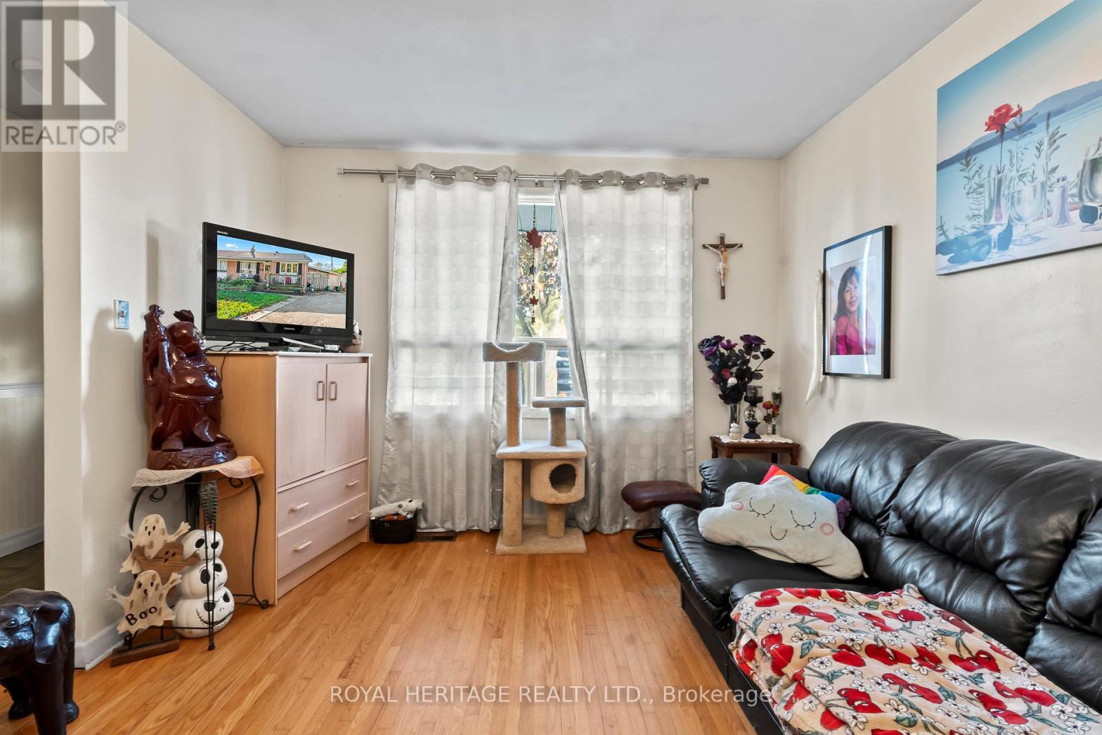 42 Billingsgate Crescent, Ajax, Ontario  L1S 2R8 - Photo 6 - E12449730