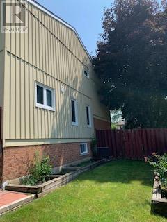 30 Wintermute Boulevard, Toronto, Ontario  M1W 3M6 - Photo 5 - E12449747