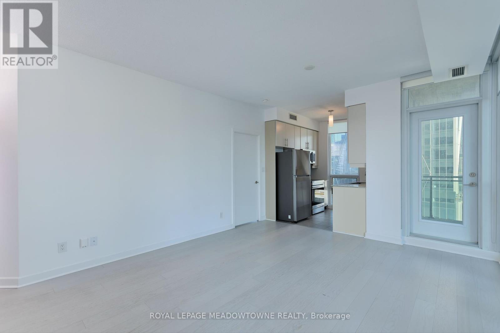 1805 - 18 Harbour Street, Toronto, Ontario  M5J 2Z6 - Photo 12 - C12449695