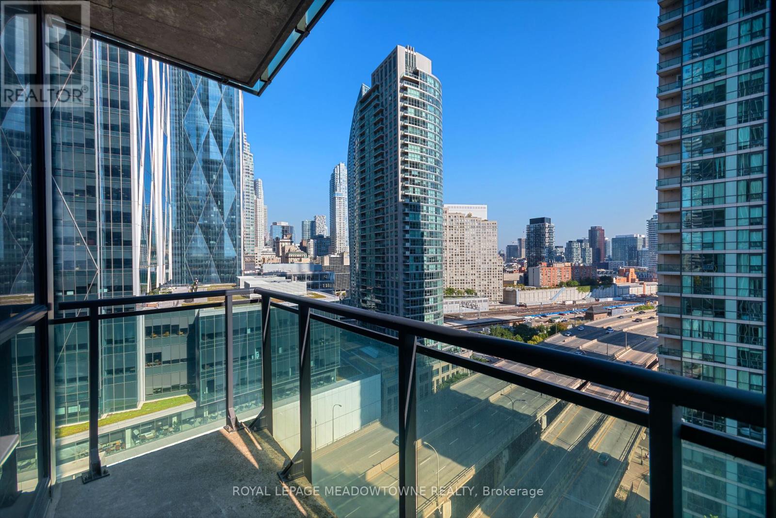 1805 - 18 Harbour Street, Toronto, Ontario  M5J 2Z6 - Photo 18 - C12449695