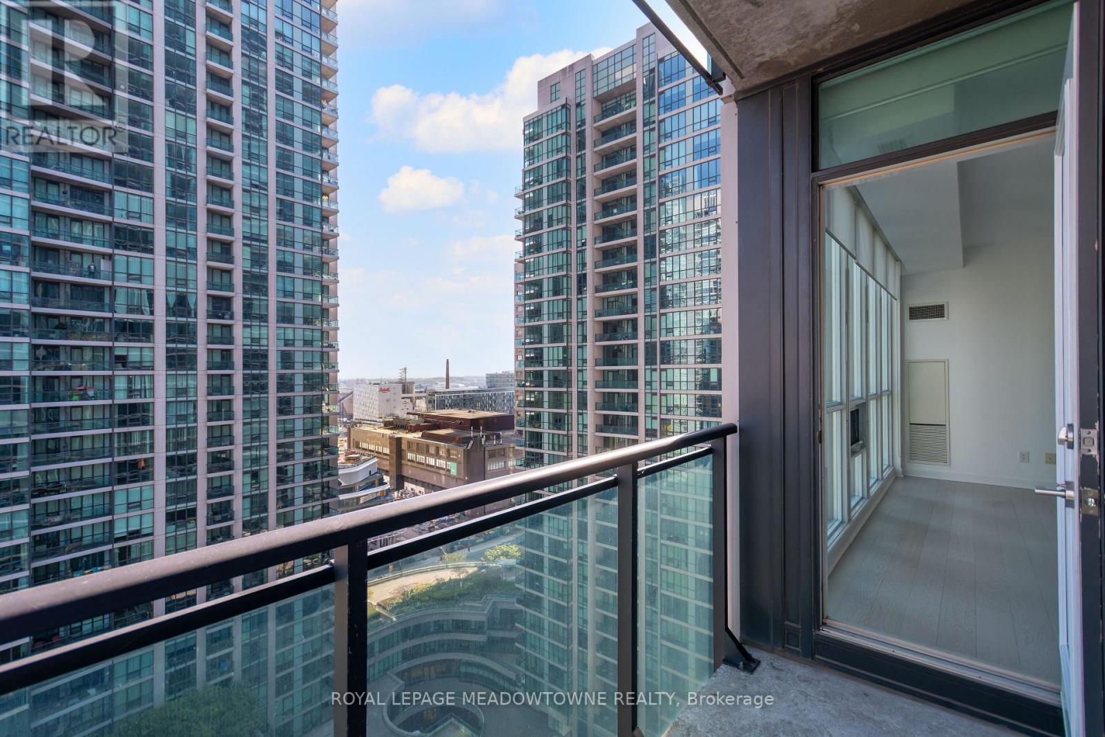 1805 - 18 Harbour Street, Toronto, Ontario  M5J 2Z6 - Photo 15 - C12449695