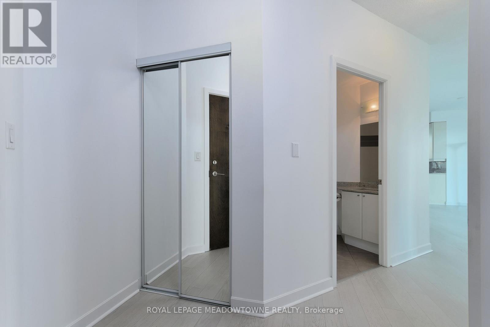 1805 - 18 Harbour Street, Toronto, Ontario  M5J 2Z6 - Photo 29 - C12449695