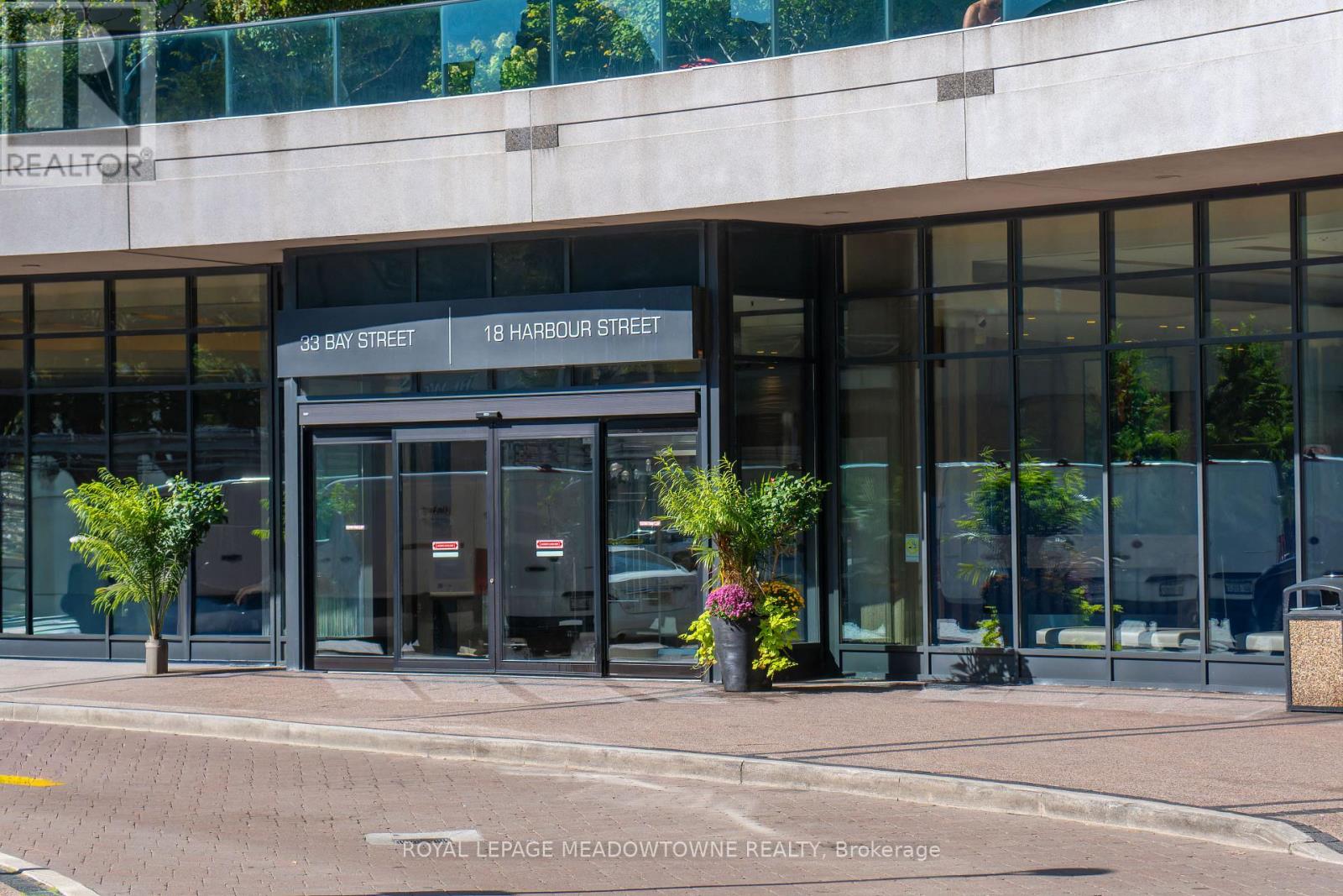 1805 - 18 Harbour Street, Toronto, Ontario  M5J 2Z6 - Photo 3 - C12449695