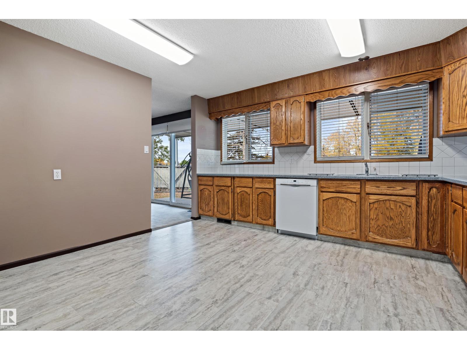 5558 145a Av Nw, Edmonton, Alberta  T5A 2S1 - Photo 10 - E4461151