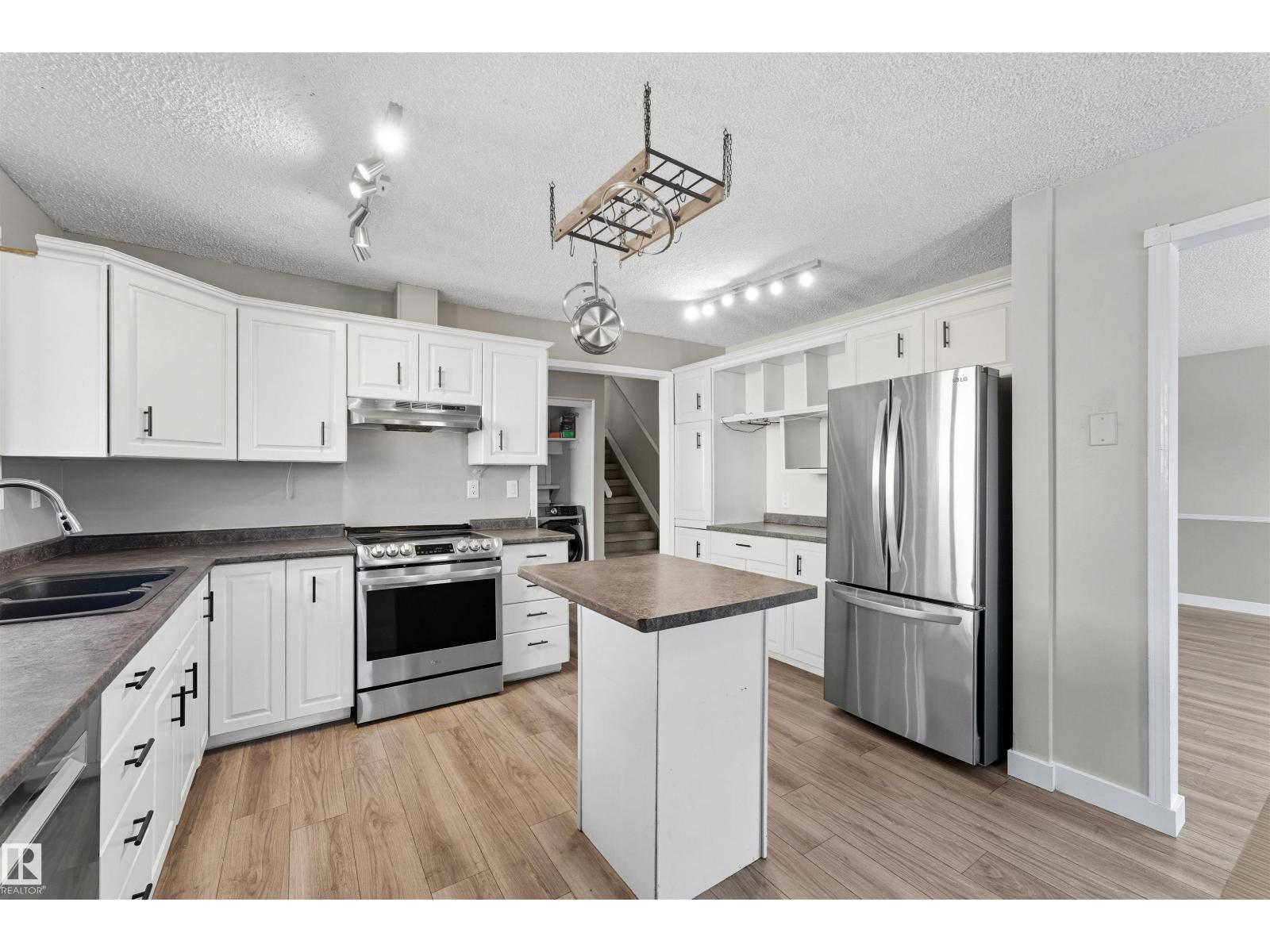 363 Huffman Cr Nw, Edmonton, Alberta  T5A 4C9 - Photo 11 - E4461152