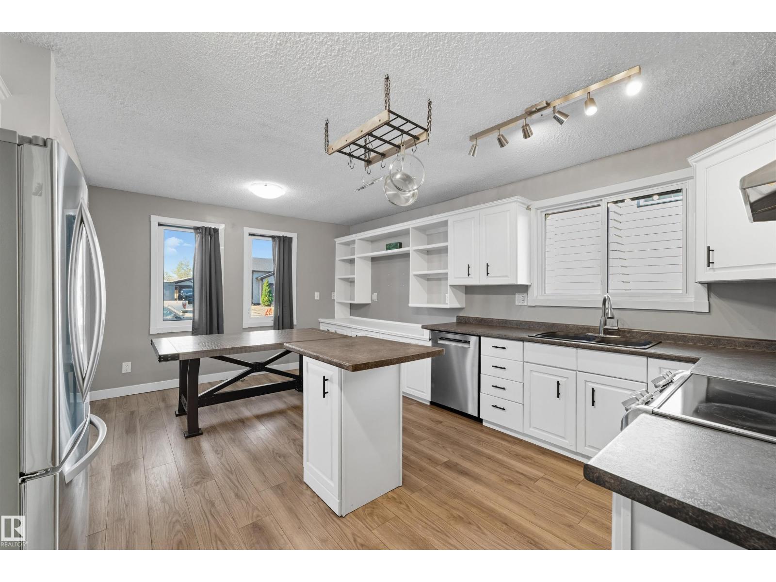363 Huffman Cr Nw, Edmonton, Alberta  T5A 4C9 - Photo 9 - E4461152
