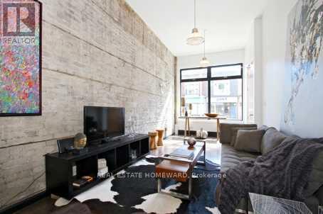 Main - 726 Gerrard Street, Toronto, Ontario  M4M 1Y3 - Photo 5 - E12447970