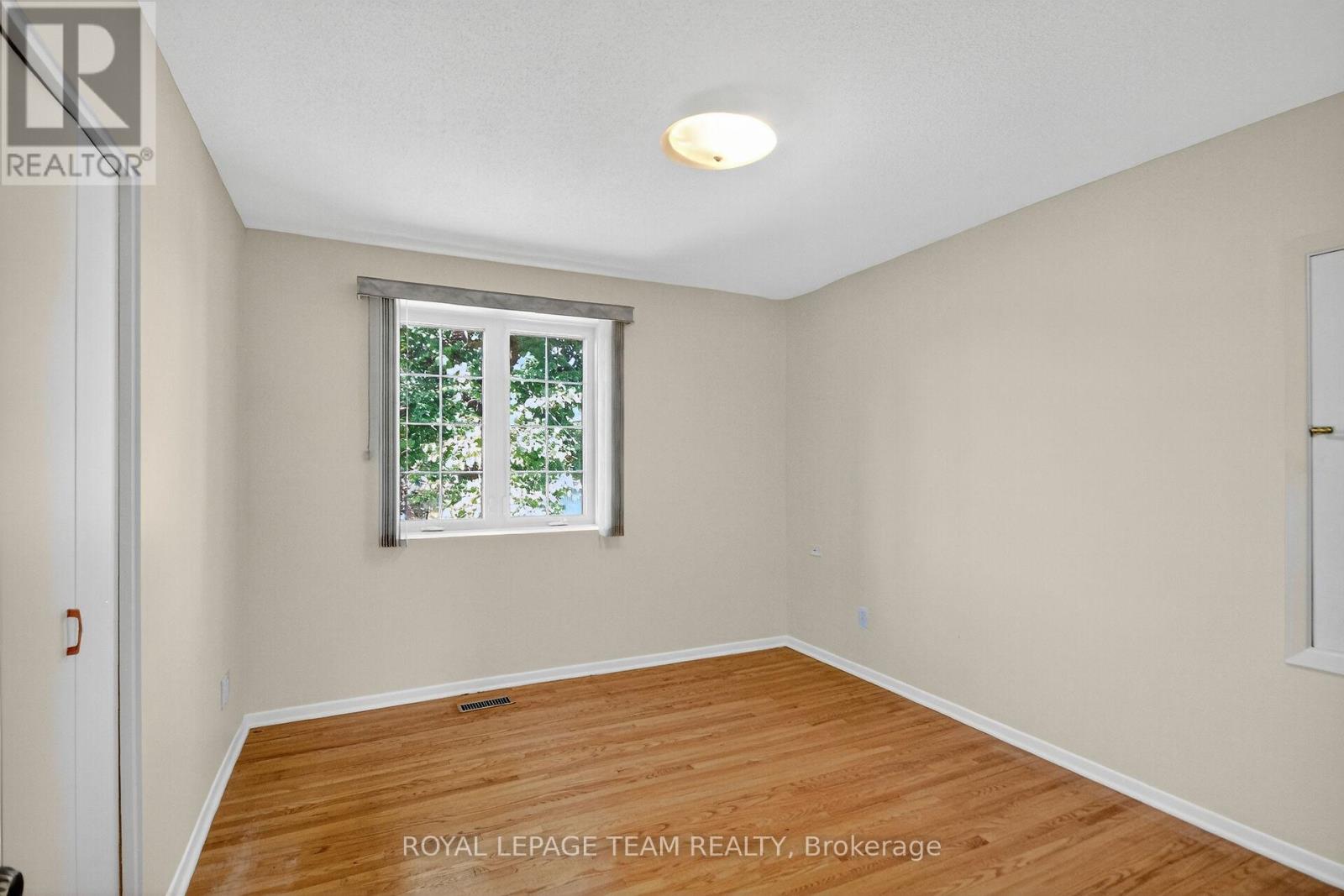 1900 Southampton Court, Ottawa, Ontario  K2C 0W3 - Photo 23 - X12449779
