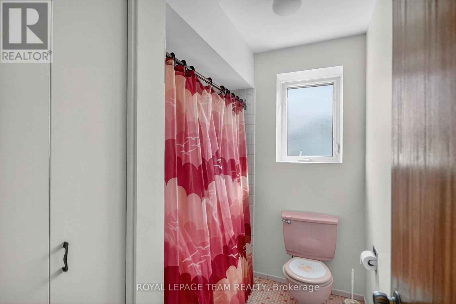 1900 Southampton Court, Ottawa, Ontario  K2C 0W3 - Photo 26 - X12449779