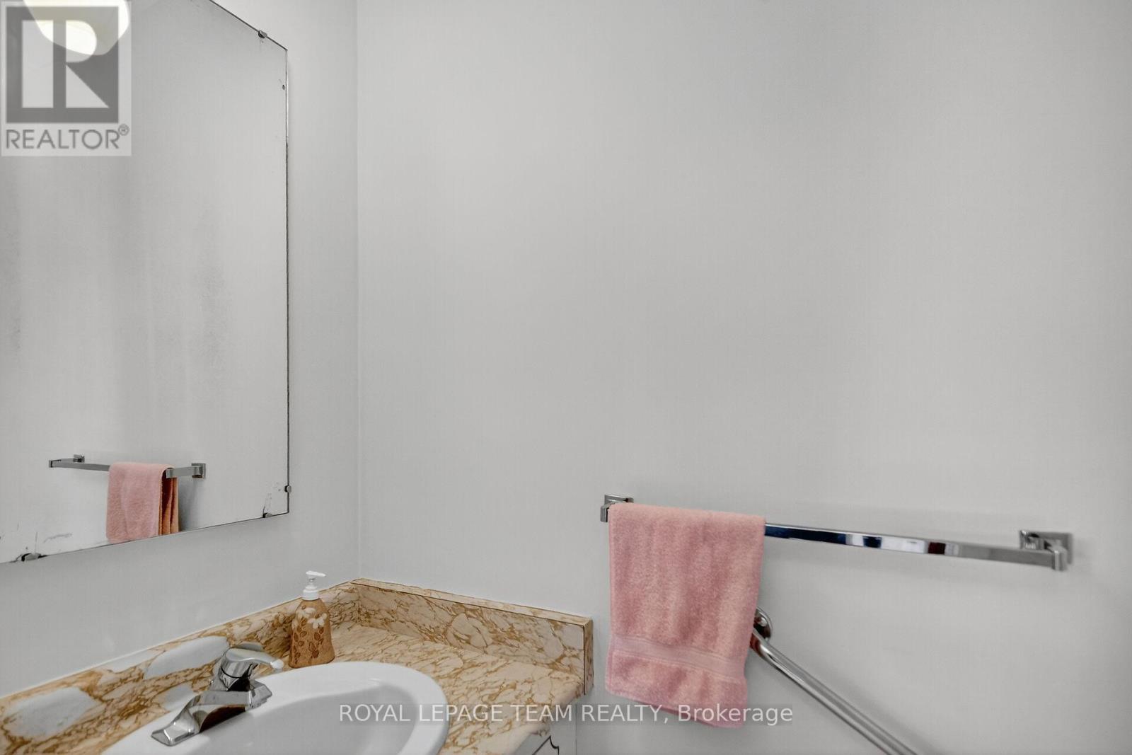 1900 Southampton Court, Ottawa, Ontario  K2C 0W3 - Photo 28 - X12449779