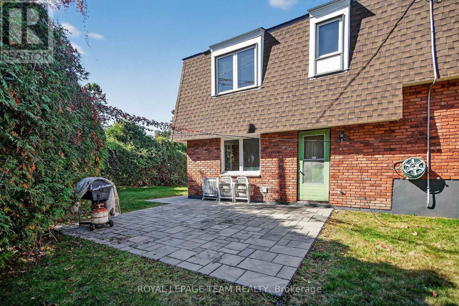 1900 Southampton Court, Ottawa, Ontario  K2C 0W3 - Photo 31 - X12449779