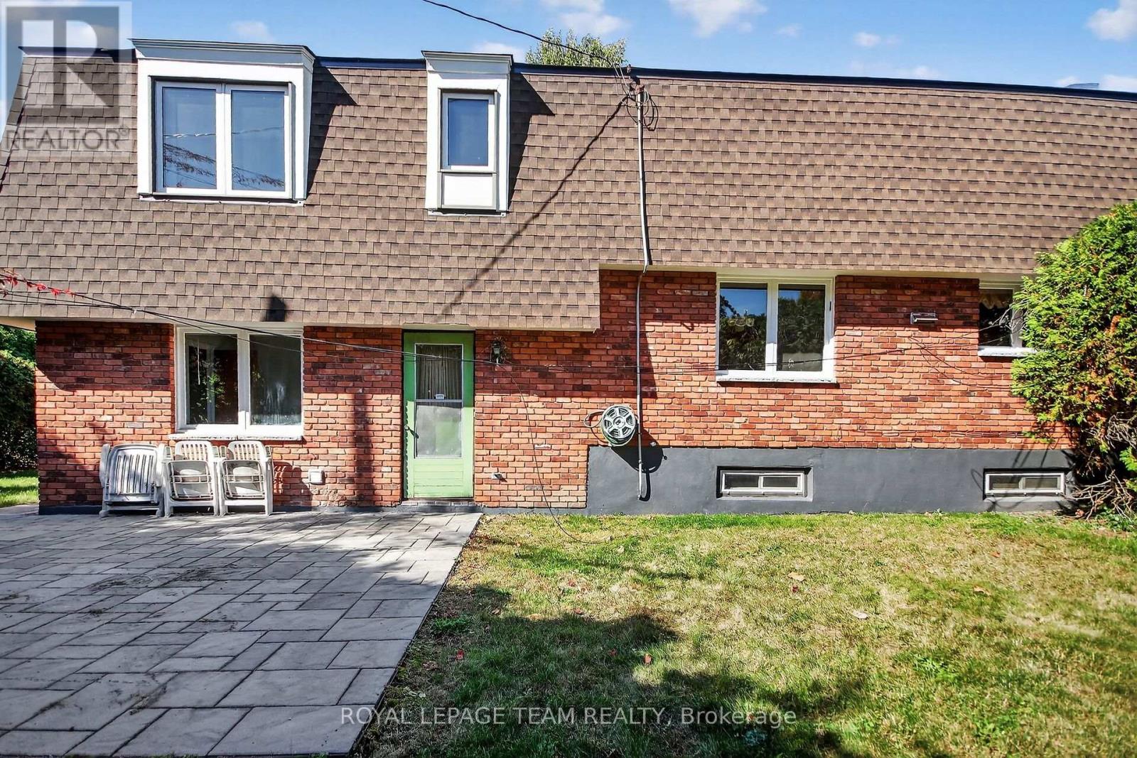 1900 Southampton Court, Ottawa, Ontario  K2C 0W3 - Photo 32 - X12449779