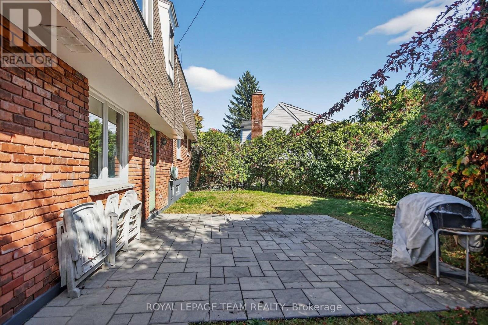 1900 Southampton Court, Ottawa, Ontario  K2C 0W3 - Photo 33 - X12449779