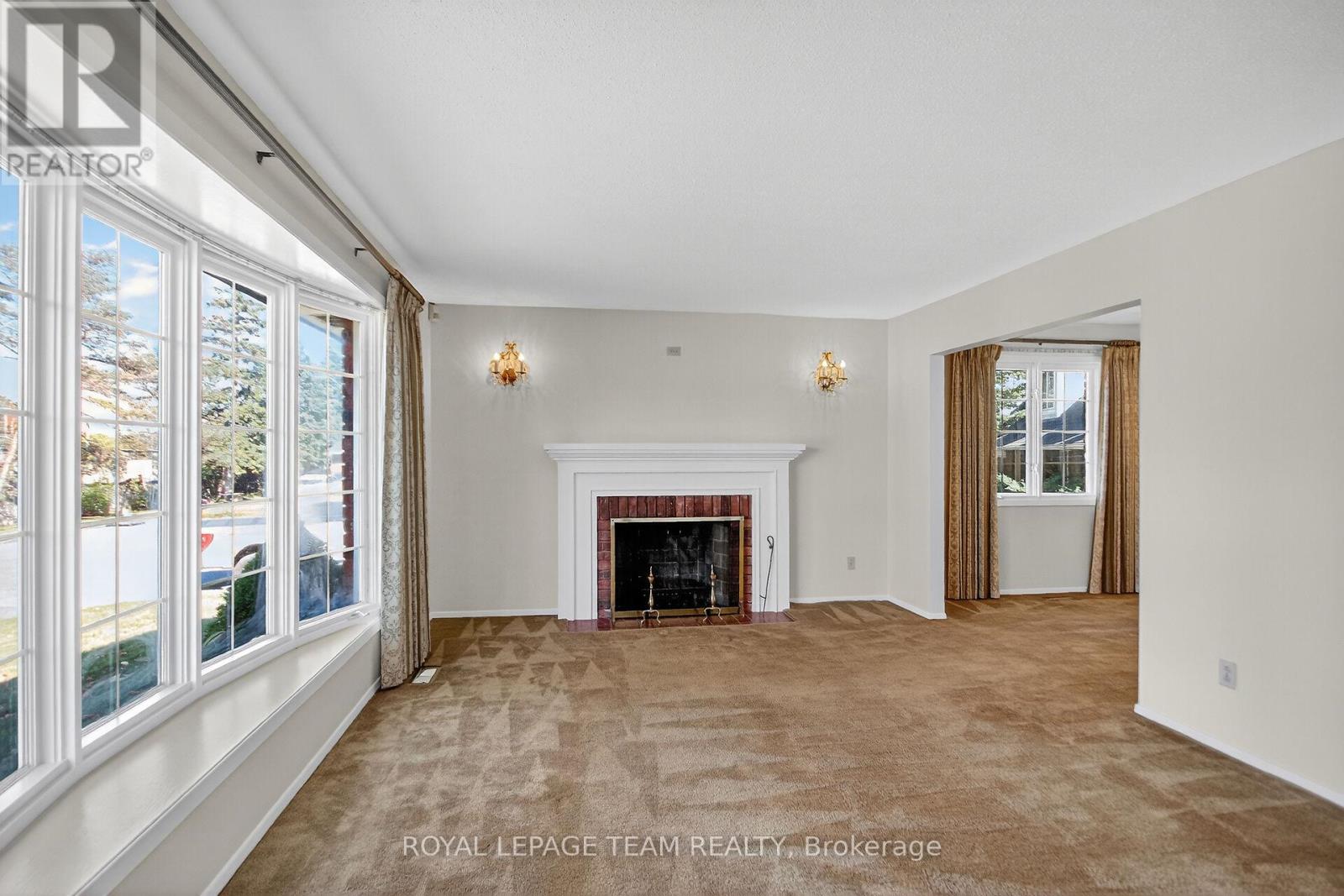 1900 Southampton Court, Ottawa, Ontario  K2C 0W3 - Photo 6 - X12449779