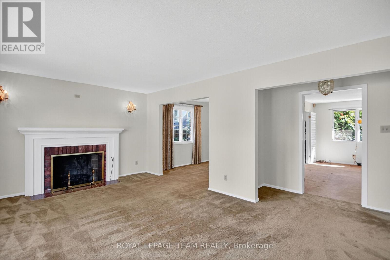 1900 Southampton Court, Ottawa, Ontario  K2C 0W3 - Photo 7 - X12449779