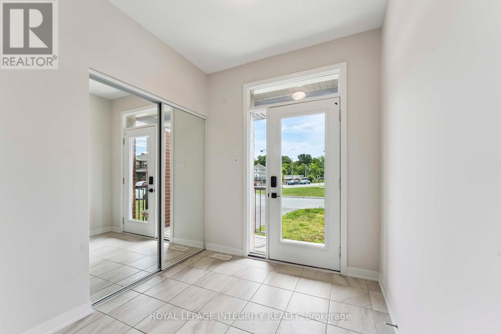 227 Ormiston Crescent, Ottawa, Ontario  K2J 7E3 - Photo 2 - X12449780