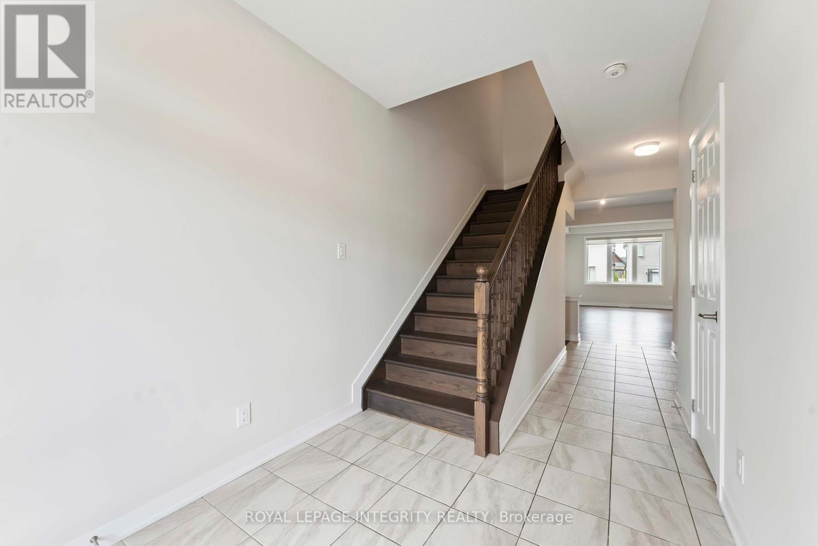227 Ormiston Crescent, Ottawa, Ontario  K2J 7E3 - Photo 3 - X12449780
