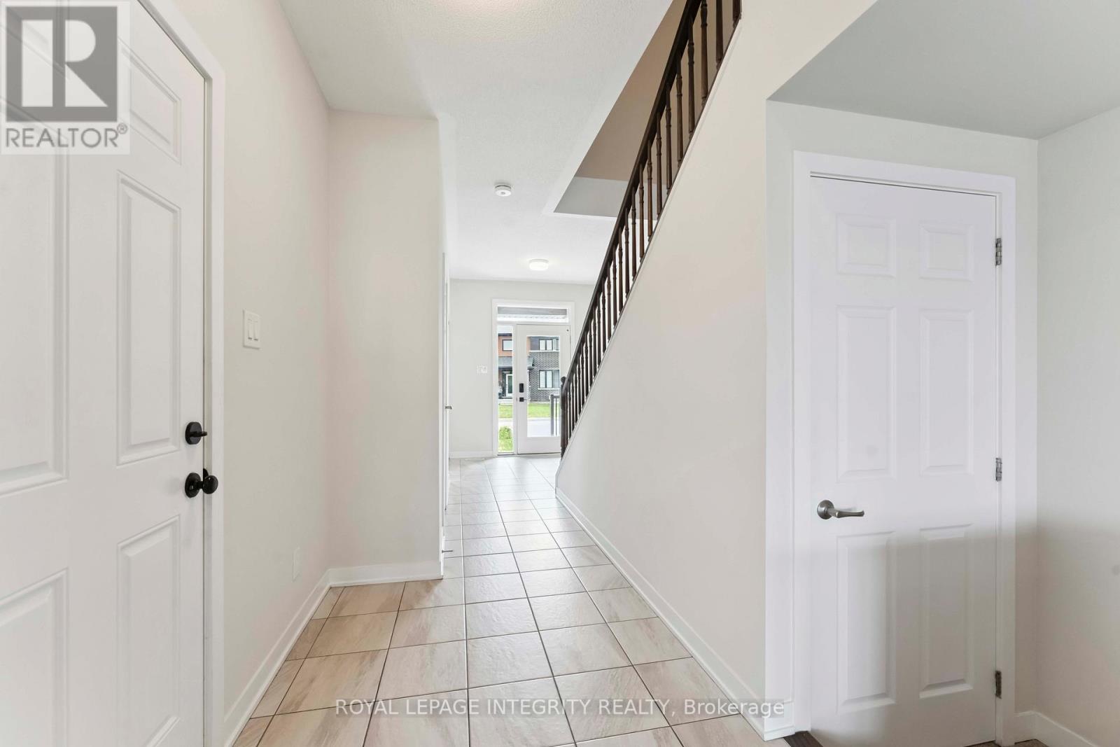 227 Ormiston Crescent, Ottawa, Ontario  K2J 7E3 - Photo 4 - X12449780