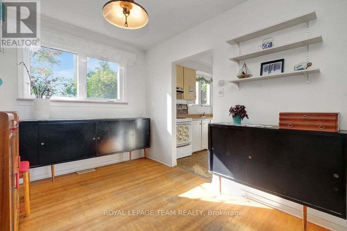 1154 Brookfield Road E, Ottawa, Ontario  K1V 6H7 - Photo 12 - X12449848