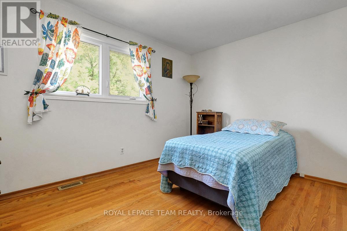 1154 Brookfield Road E, Ottawa, Ontario  K1V 6H7 - Photo 26 - X12449848