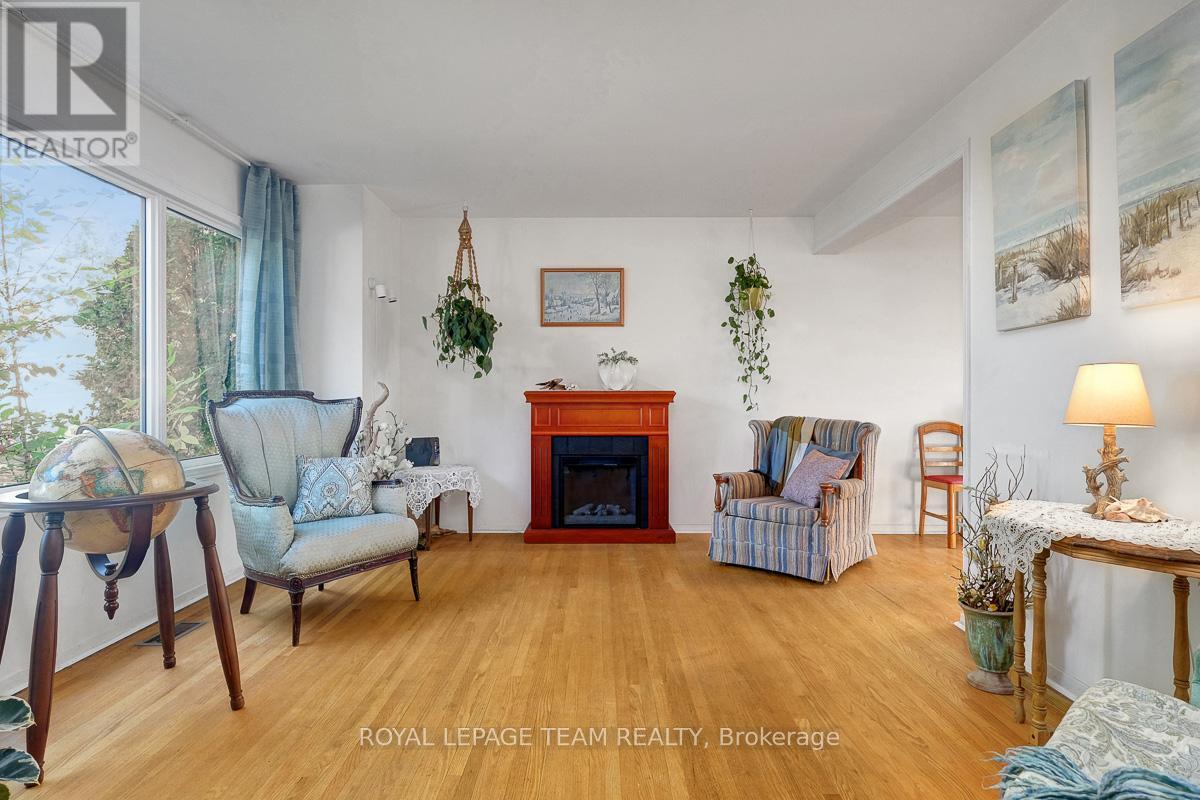 1154 Brookfield Road E, Ottawa, Ontario  K1V 6H7 - Photo 8 - X12449848