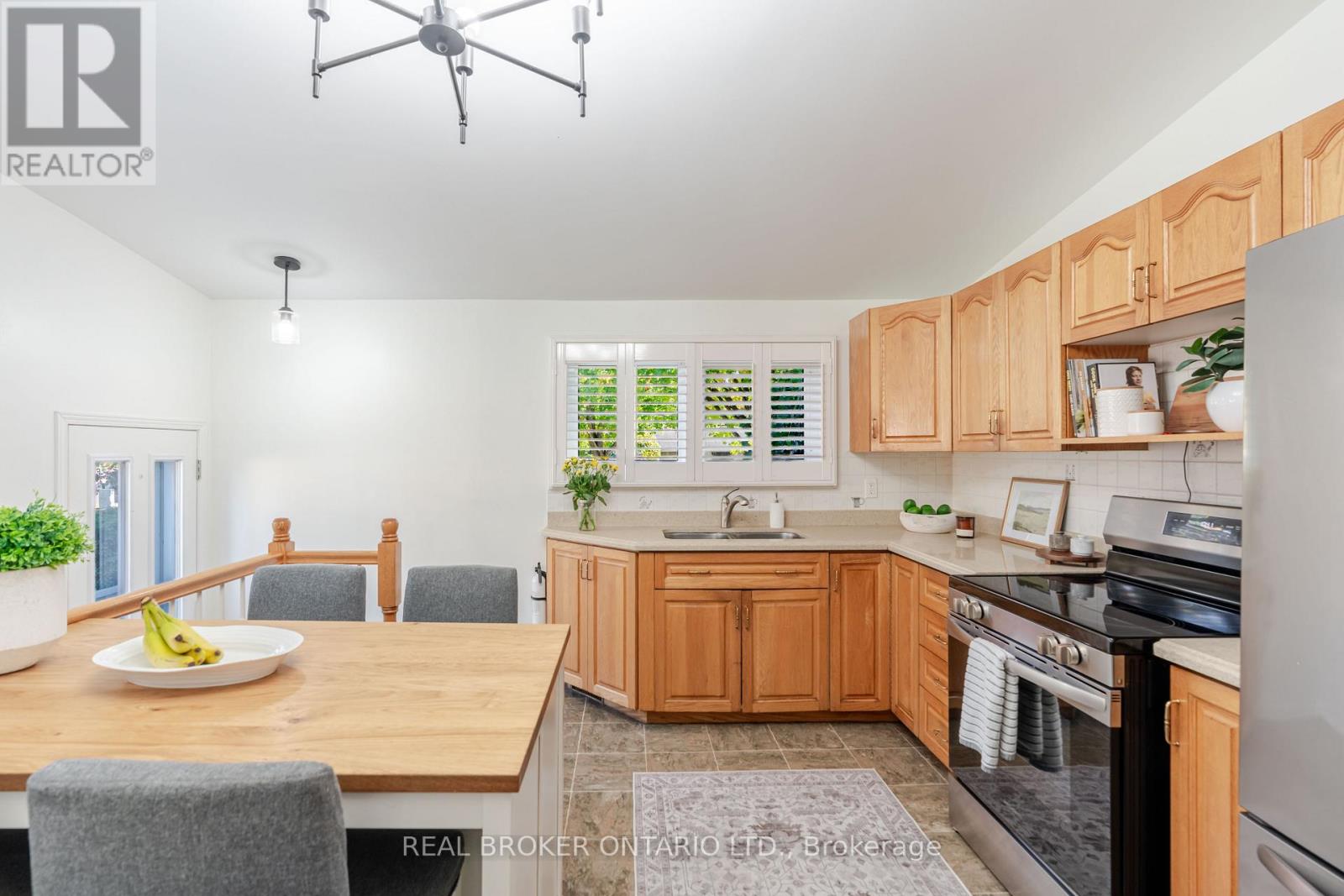 2070 Cornish Street, Ottawa, Ontario  K1G 2R8 - Photo 11 - X12449858