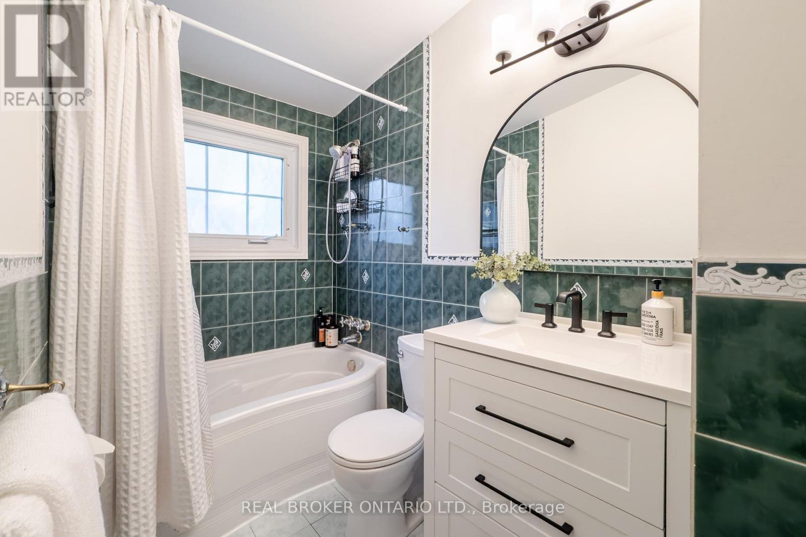 2070 Cornish Street, Ottawa, Ontario  K1G 2R8 - Photo 15 - X12449858