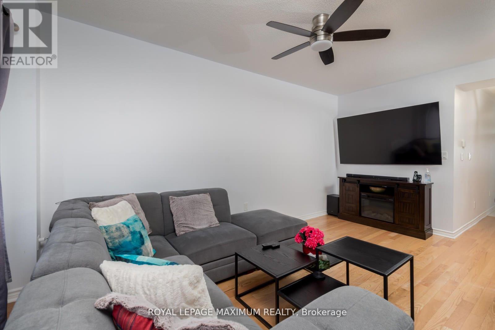 1518 Farrow Crescent, Innisfil, Ontario  L9S 0L6 - Photo 10 - N12449598