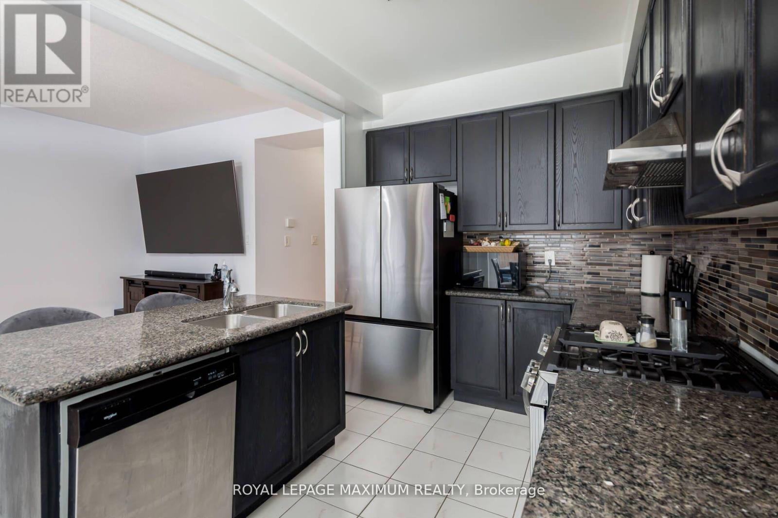 1518 Farrow Crescent, Innisfil, Ontario  L9S 0L6 - Photo 18 - N12449598