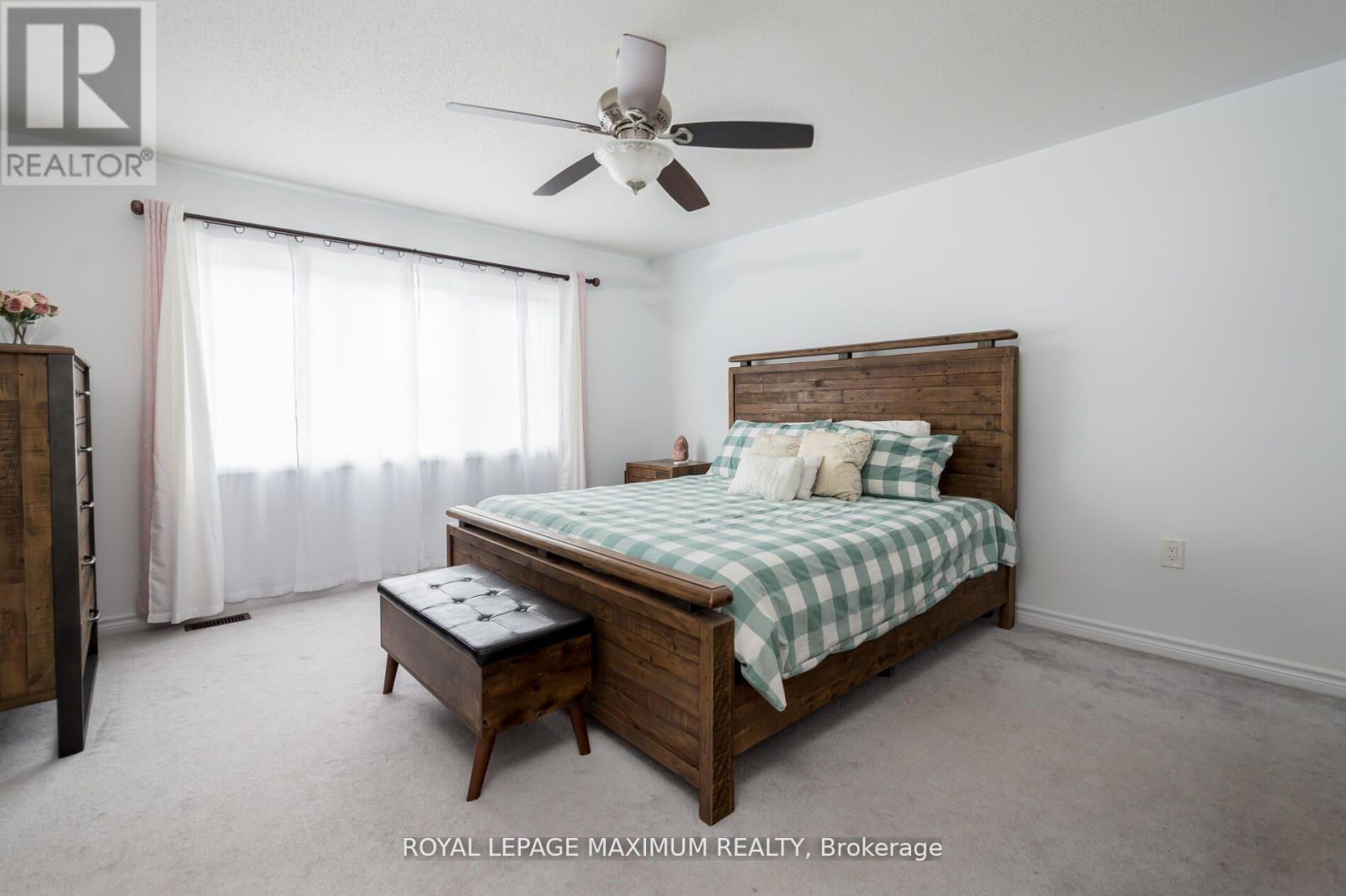 1518 Farrow Crescent, Innisfil, Ontario  L9S 0L6 - Photo 21 - N12449598