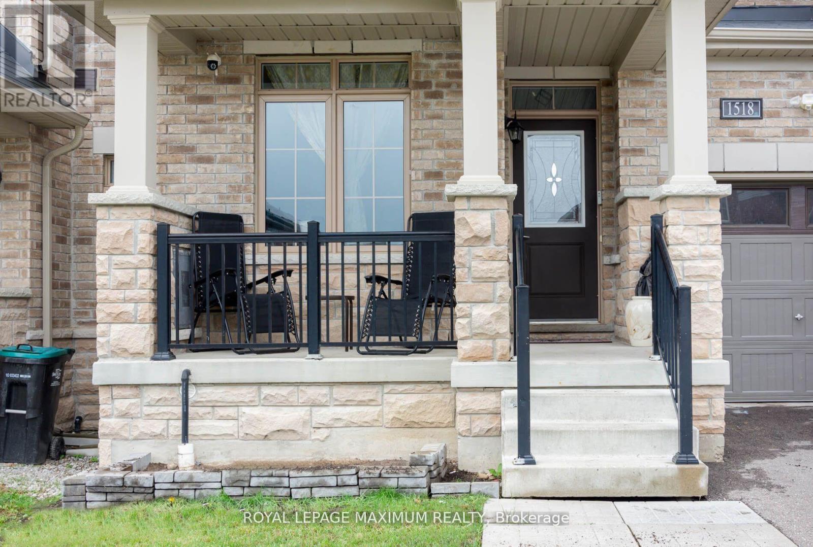 1518 Farrow Crescent, Innisfil, Ontario  L9S 0L6 - Photo 3 - N12449598