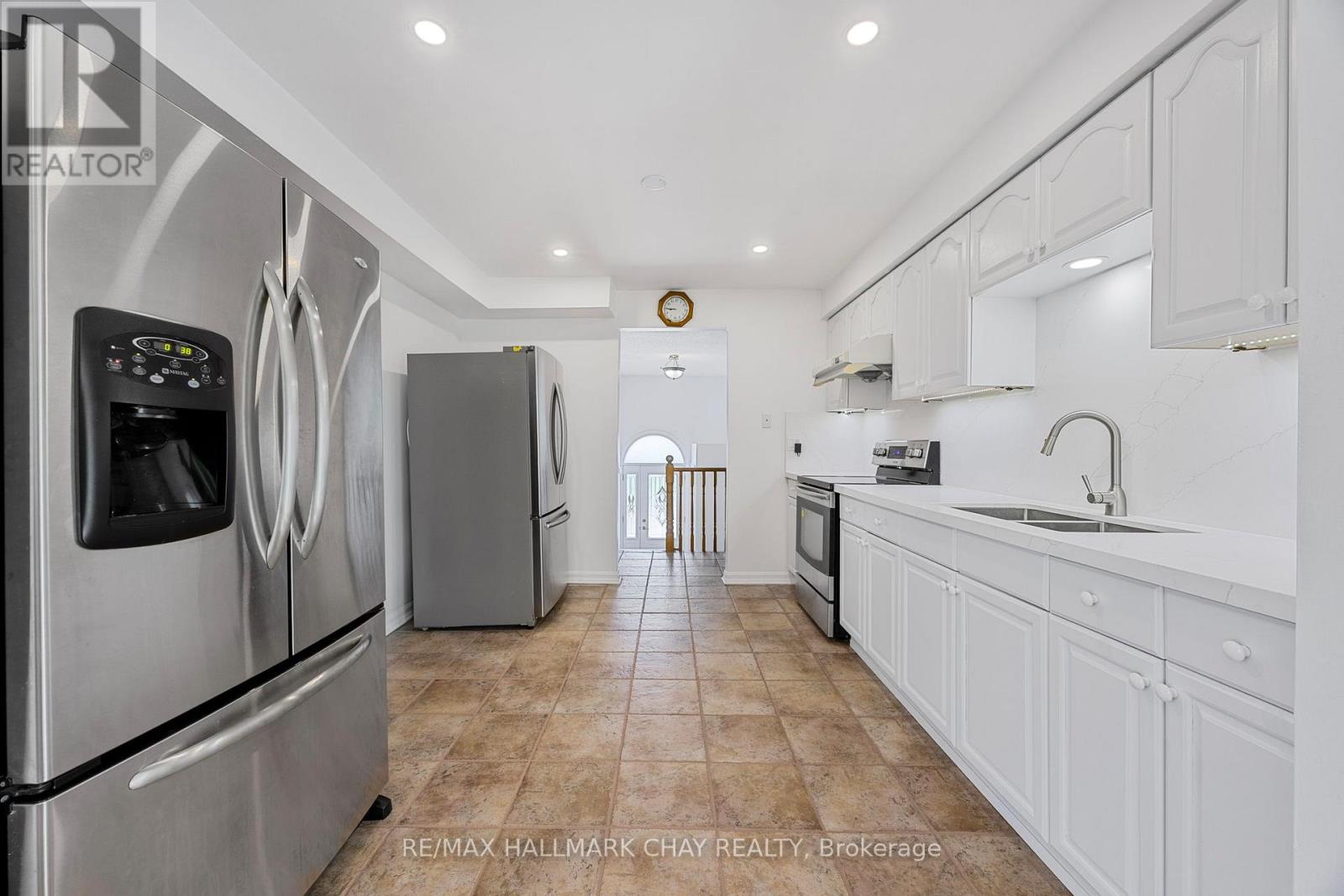 216 Colborne Street, Bradford West Gwillimbury, Ontario  L3Z 2R5 - Photo 5 - N12449609