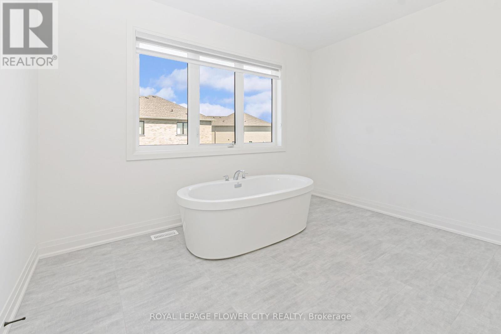 11 Wintergreen Lane N, Adjala-Tosorontio, Ontario  L0G 1W0 - Photo 36 - N12449626