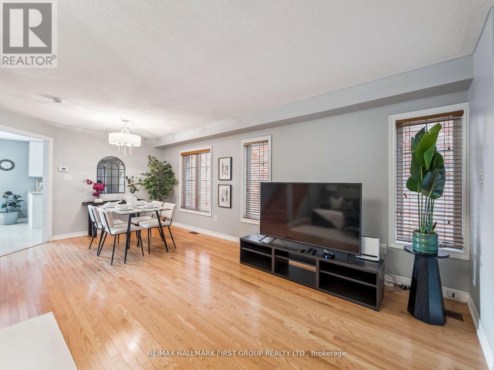 20 Crestbank Court, Vaughan, Ontario  L6A 0B2 - Photo 13 - N12449635