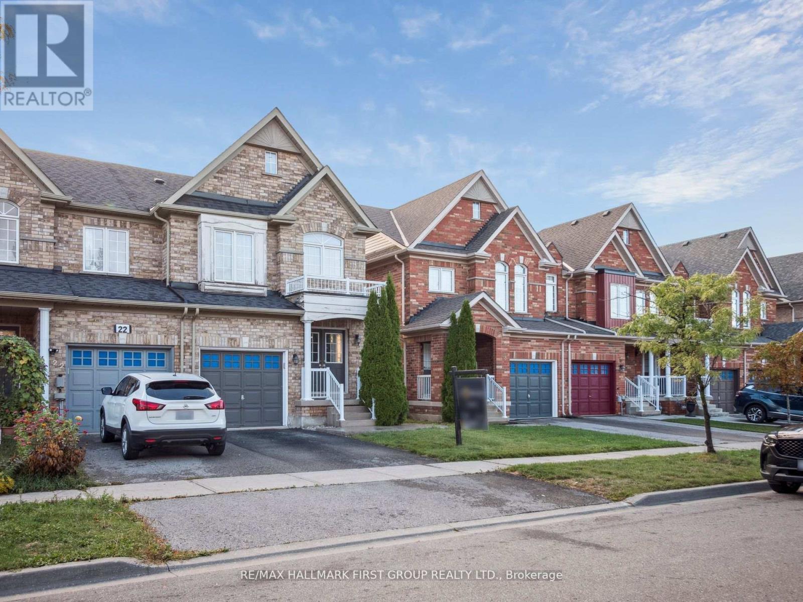 20 Crestbank Court, Vaughan, Ontario  L6A 0B2 - Photo 2 - N12449635