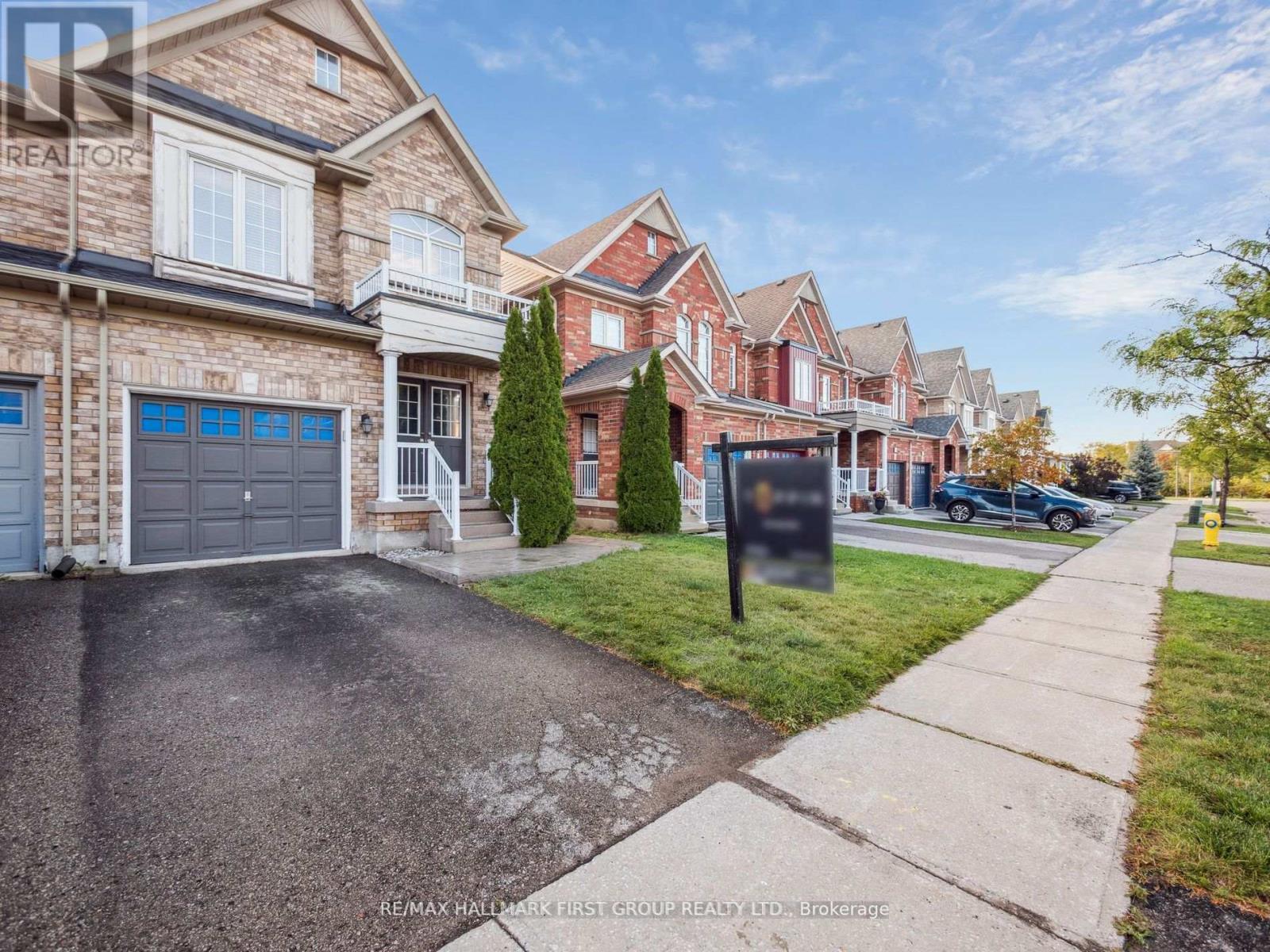 20 Crestbank Court, Vaughan, Ontario  L6A 0B2 - Photo 3 - N12449635