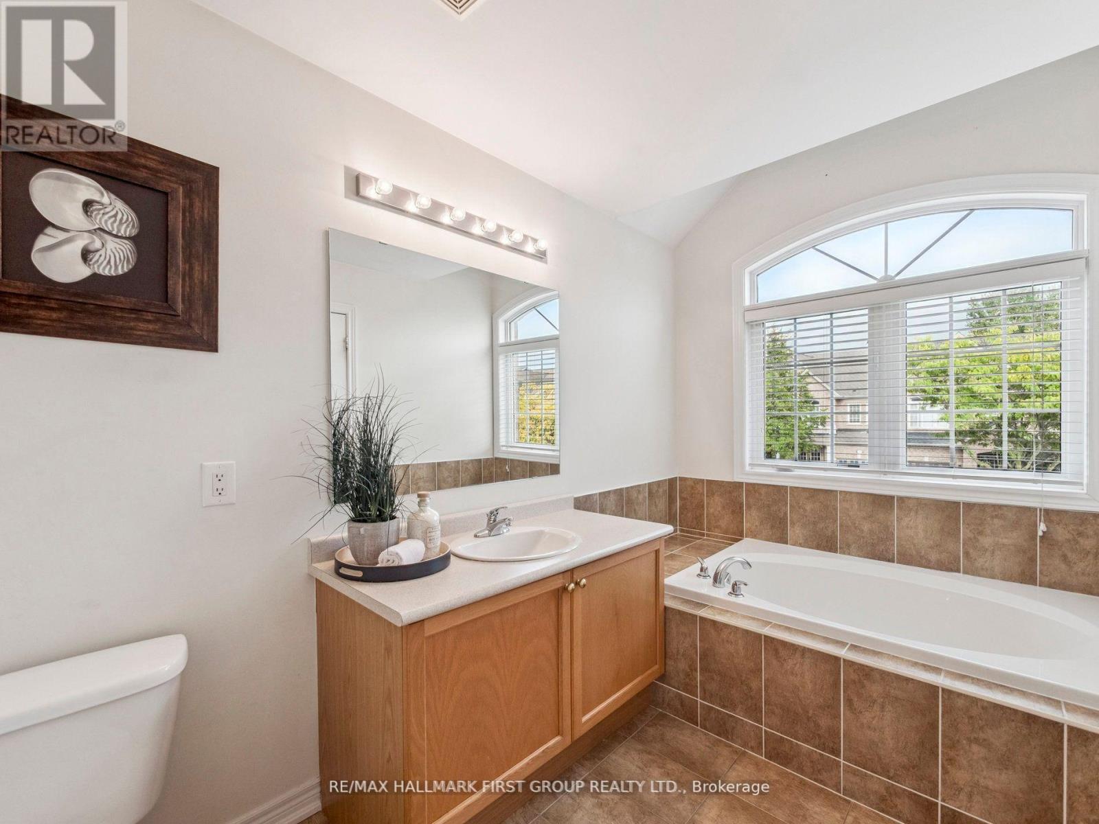 20 Crestbank Court, Vaughan, Ontario  L6A 0B2 - Photo 31 - N12449635