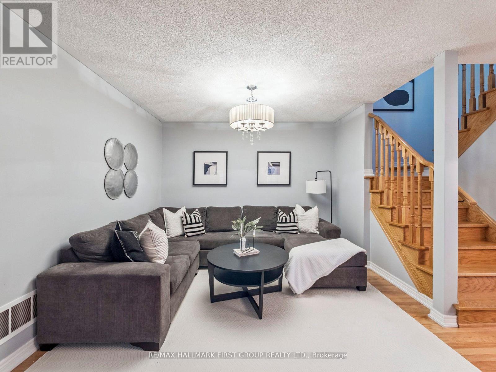 20 Crestbank Court, Vaughan, Ontario  L6A 0B2 - Photo 9 - N12449635