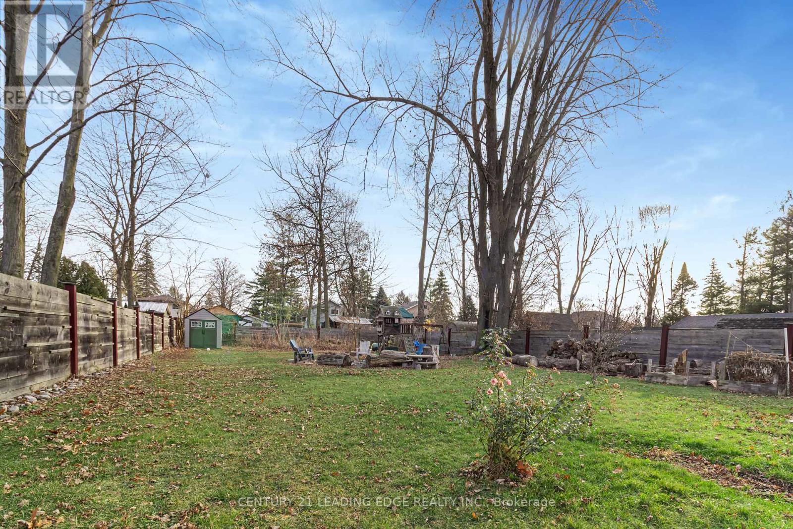 45 Pleasant Avenue, East Gwillimbury, Ontario  L9N 1A2 - Photo 3 - N12449650