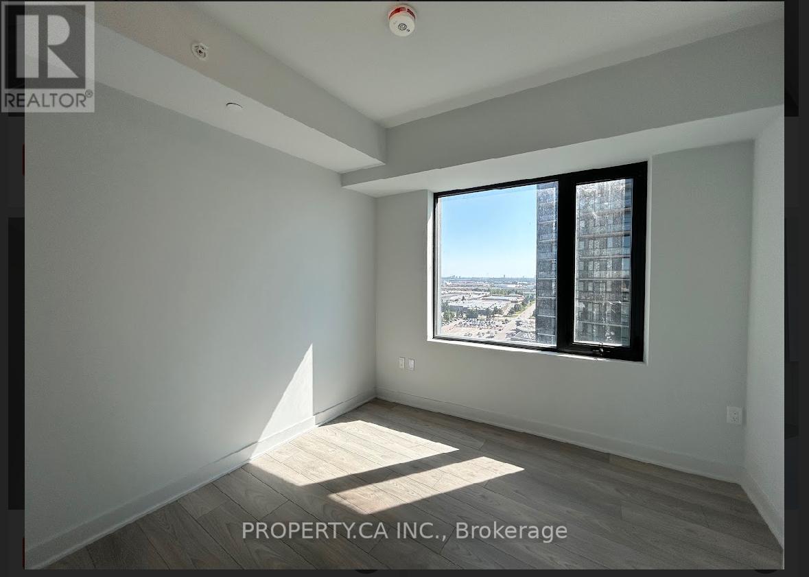 1506 - 2920 Highway 7, Vaughan, Ontario  L4K 1W8 - Photo 2 - N12449657